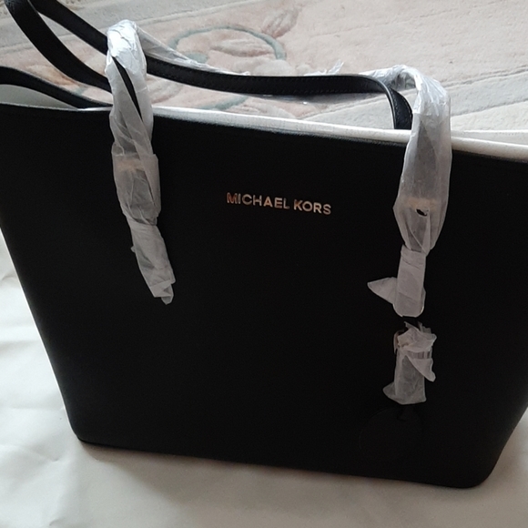 Purse - Picture 2 of 2